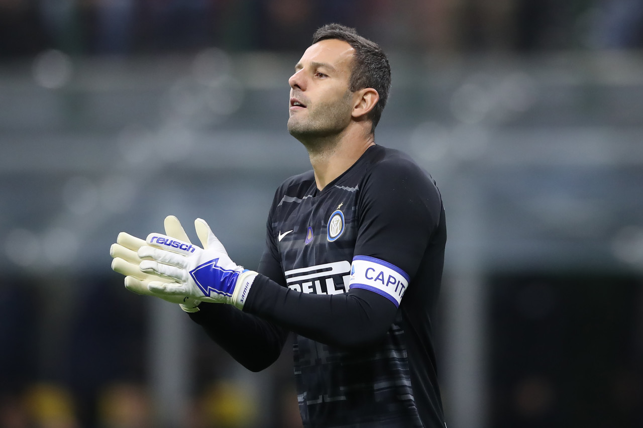 精彩，皇马女足前锋琳达-凯塞多打入一记马拉多纳式进球