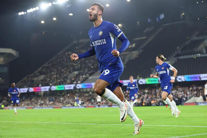 发生了什么？不敌纽卡后，瓜迪奥拉疑似和场边摄影师发生冲突