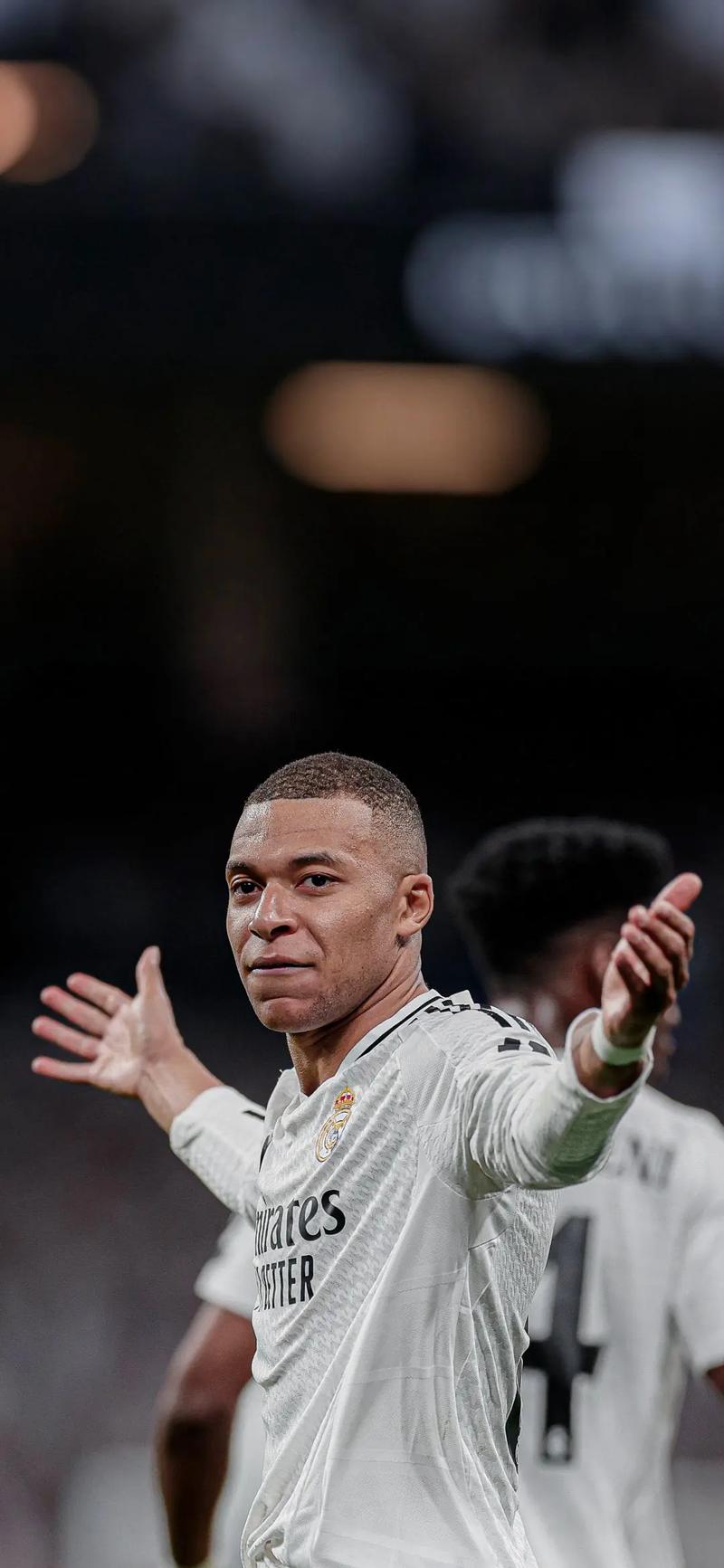 萨内蒂谈何塞普车祸事件：意外总是难免的，我们都会支持他